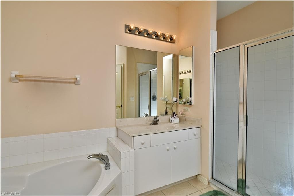 4808 Fairloop RUN, LEHIGH ACRES FL 33973-17