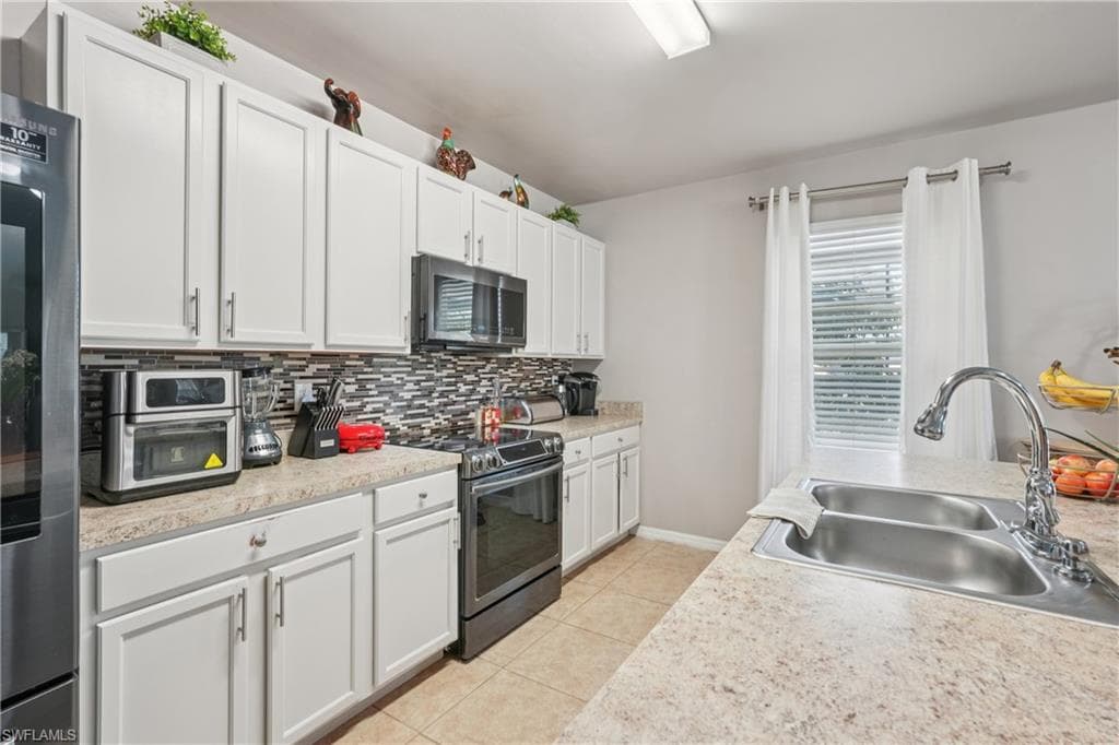 26760 Saville AVE, BONITA SPRINGS FL 34135-9