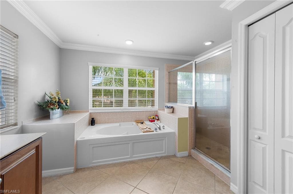 8364 Laurel Lakes BLVD, NAPLES FL 34119-21