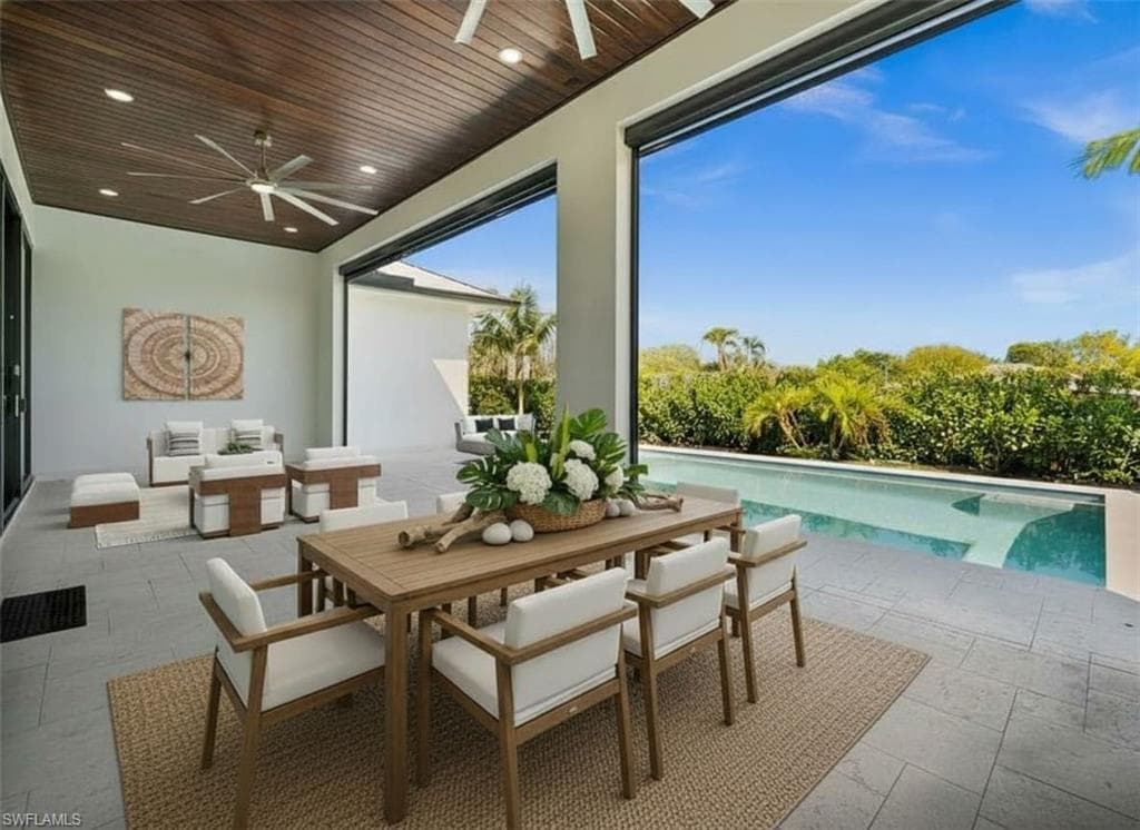 1045 Morningside DR, NAPLES FL 34103-25