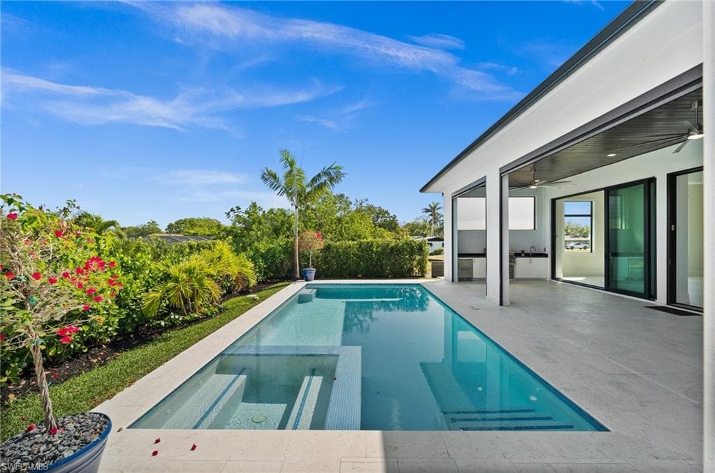 1045 Morningside DR, NAPLES FL 34103-27