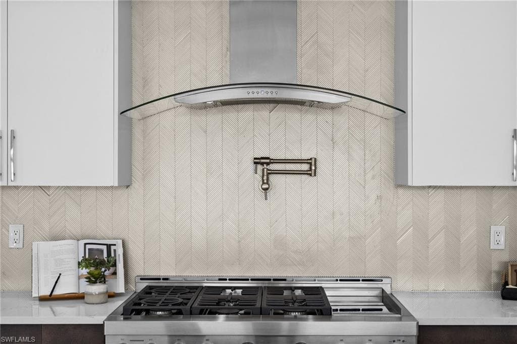 1045 Morningside DR, NAPLES FL 34103-4