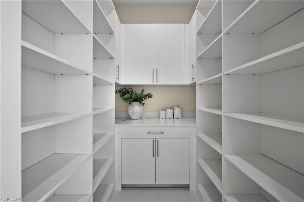 1045 Morningside DR, NAPLES FL 34103-7