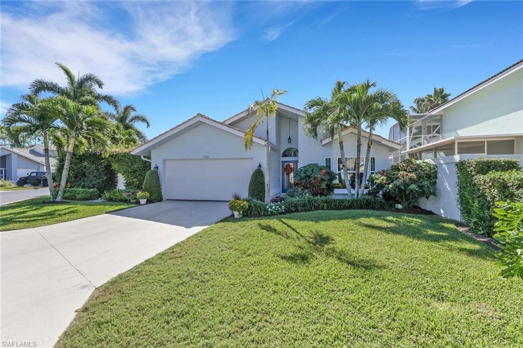 1151 Jardin DR, NAPLES FL 34104-1
