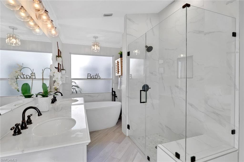 1151 Jardin DR, NAPLES FL 34104-15