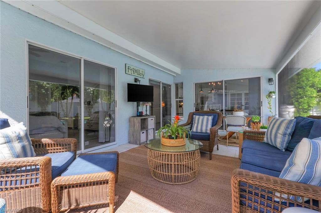 1151 Jardin DR, NAPLES FL 34104-24