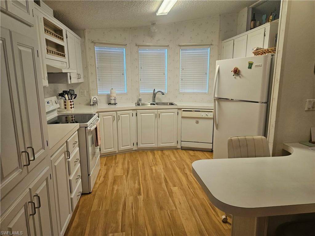 38 Turquoise AVE # 38T, NAPLES FL 34114-22