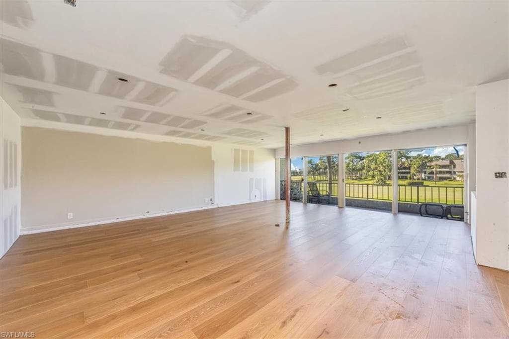 104 Clubhouse DR # 272, NAPLES FL 34105-5