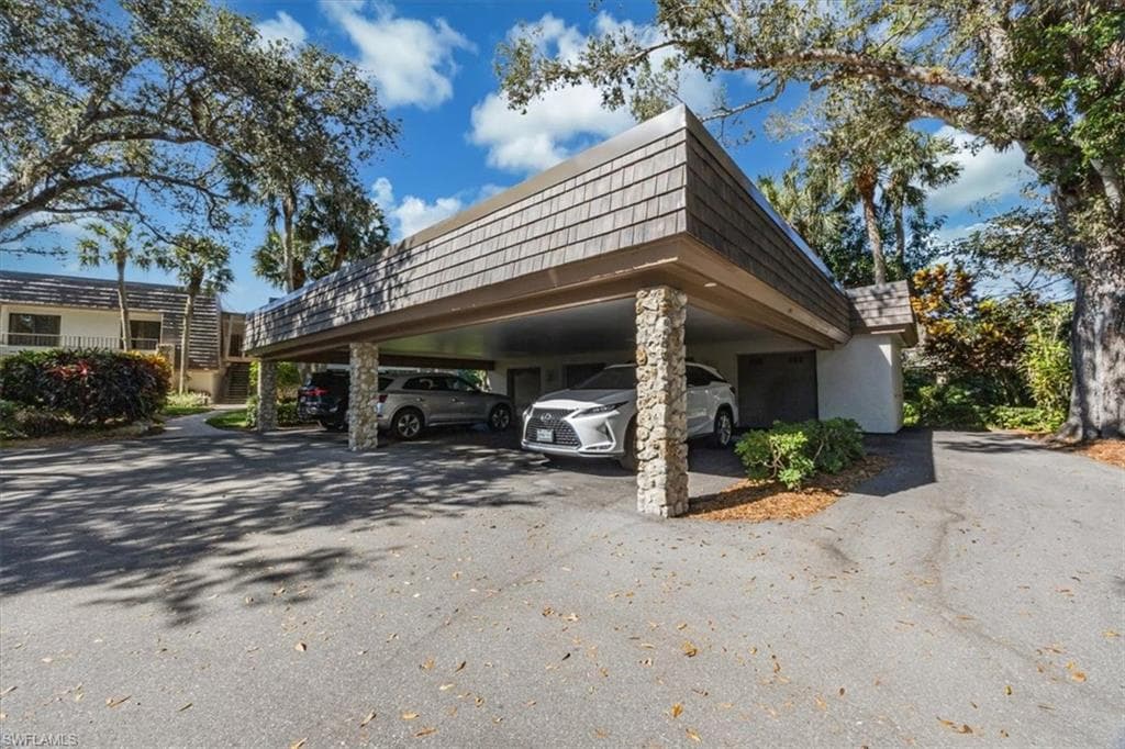 104 Clubhouse DR # 272, NAPLES FL 34105-6