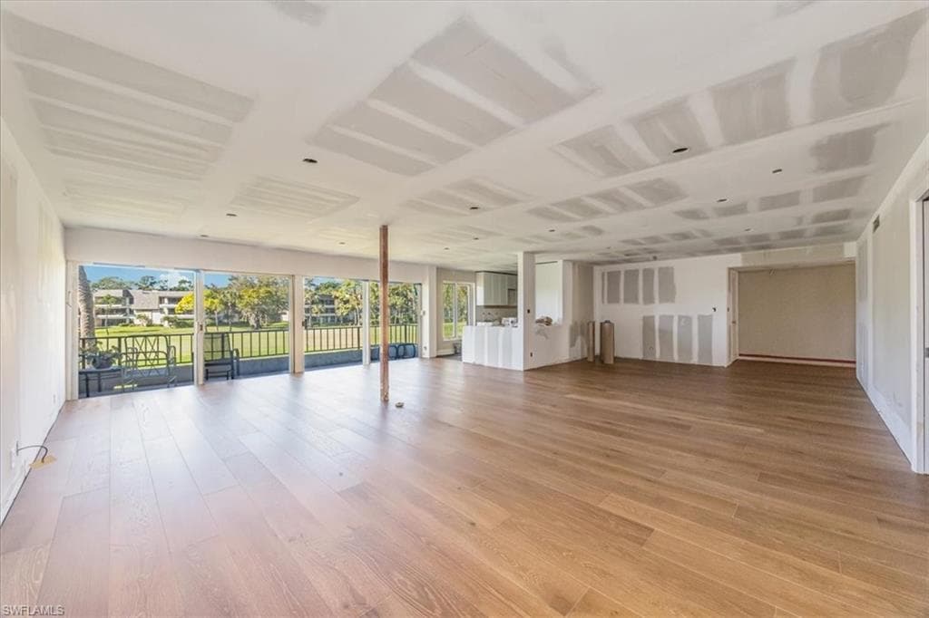 104 Clubhouse DR # 272, NAPLES FL 34105-4