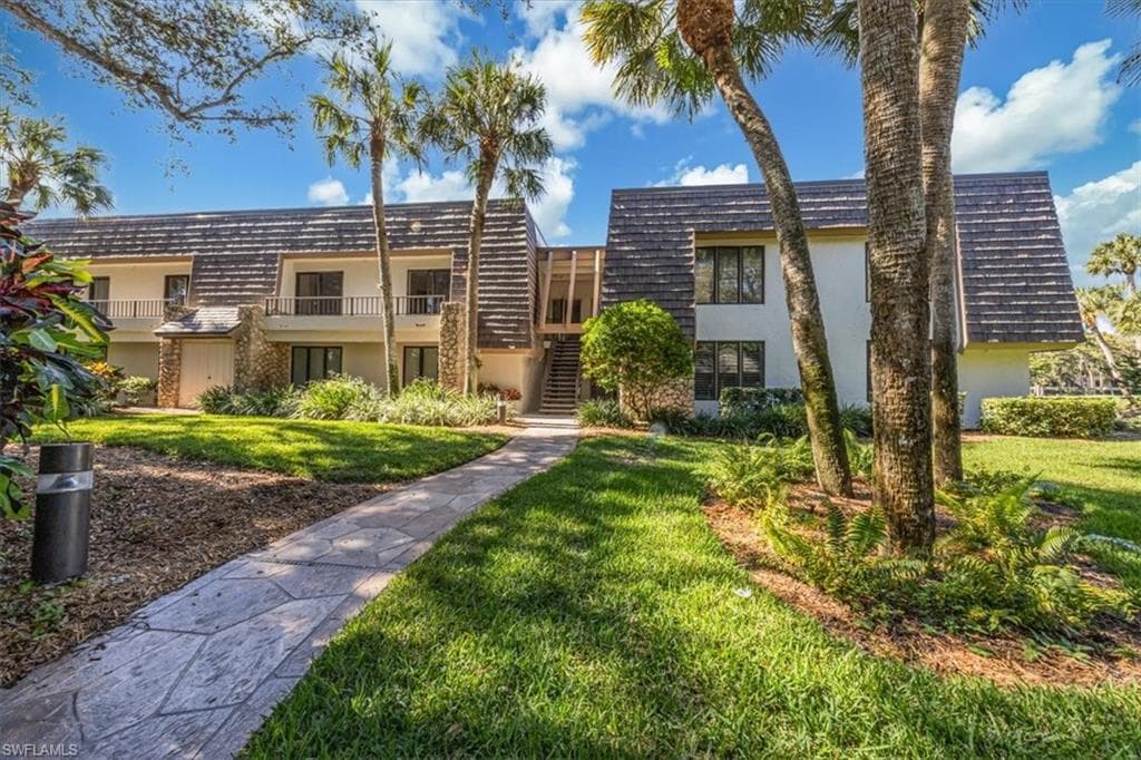 104 Clubhouse DR # 272, NAPLES FL 34105-10