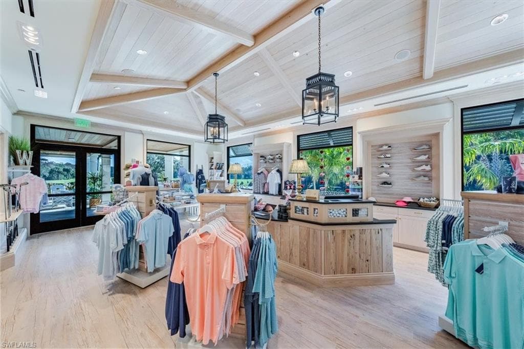 104 Clubhouse DR # 272, NAPLES FL 34105-38