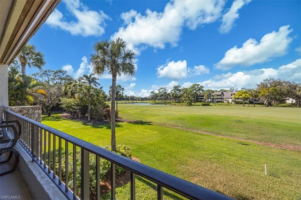 104 Clubhouse DR # 272, NAPLES FL 34105-3