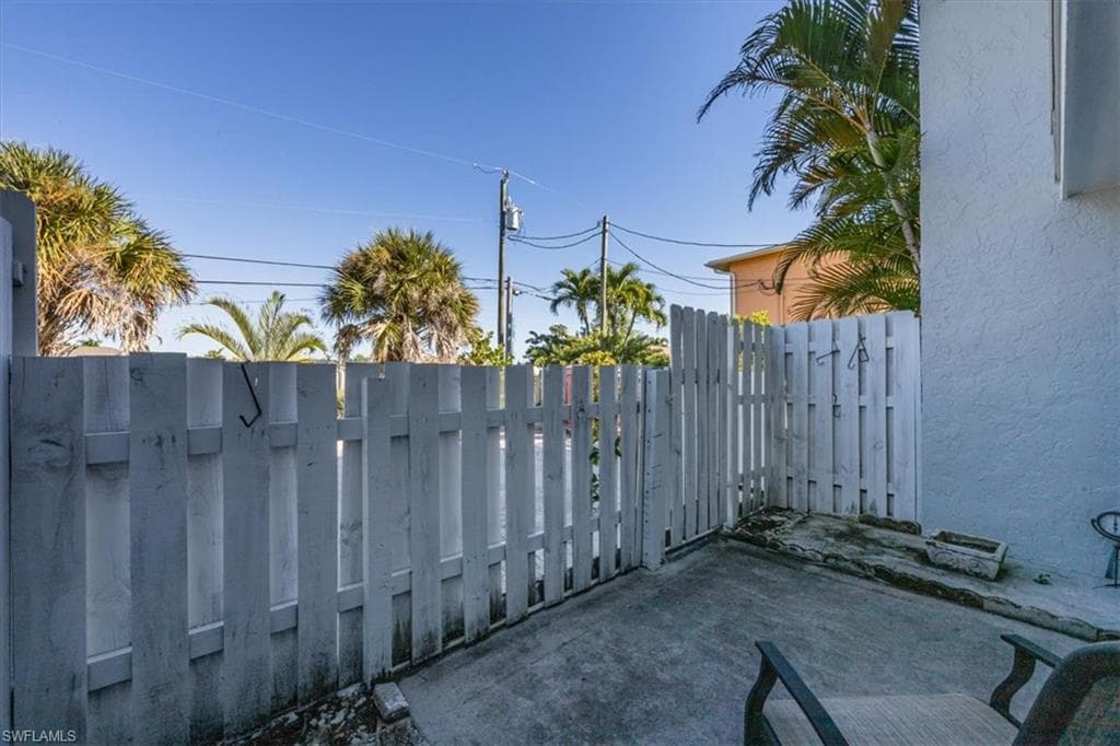 1123 SW 48th TER # 105, CAPE CORAL FL 33914-19