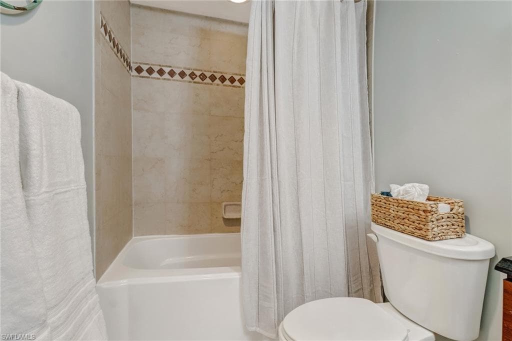 1351 Curlew AVE # 104, NAPLES FL 34102-16