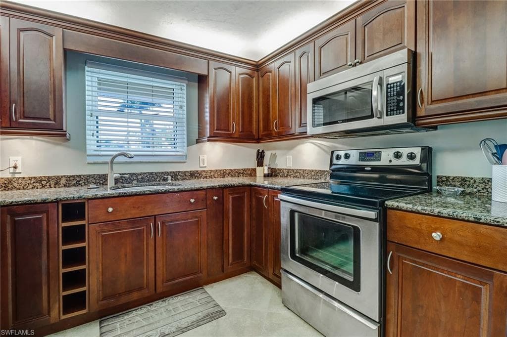 1351 Curlew AVE # 104, NAPLES FL 34102-11