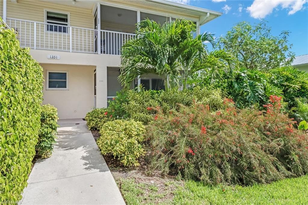 1351 Curlew AVE # 104, NAPLES FL 34102-2