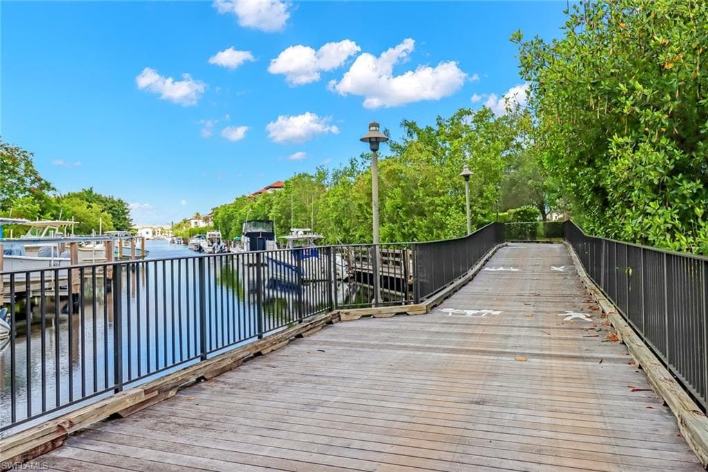 1351 Curlew AVE # 104, NAPLES FL 34102-37