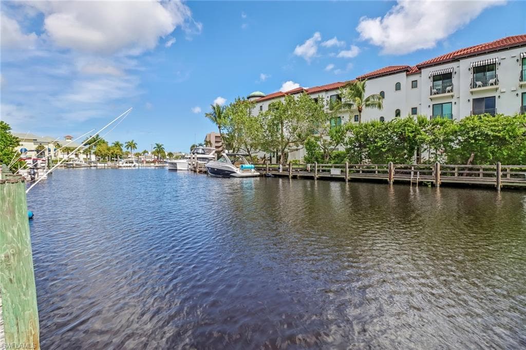 1351 Curlew AVE # 104, NAPLES FL 34102-32
