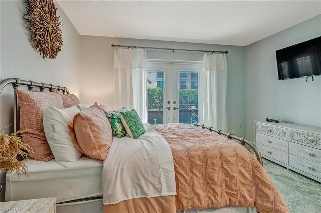 1351 Curlew AVE # 104, NAPLES FL 34102-18