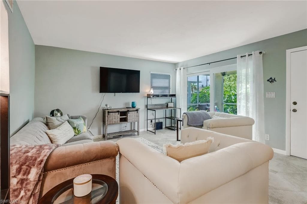 1351 Curlew AVE # 104, NAPLES FL 34102-3