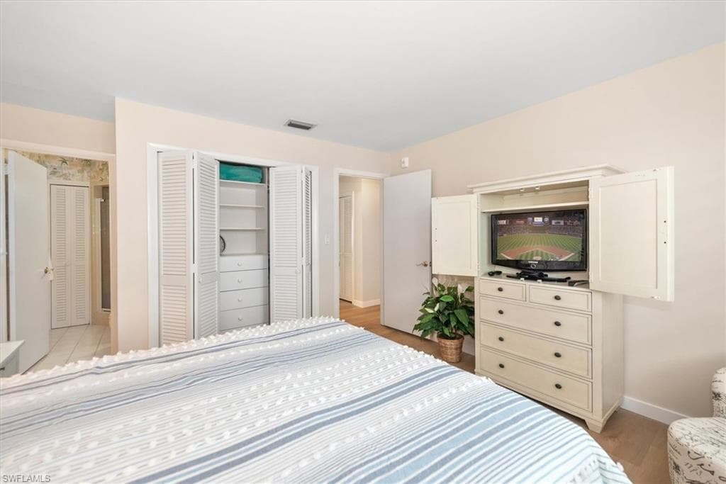 1065 Gulf Shore BLVD N # 205, NAPLES FL 34102-22