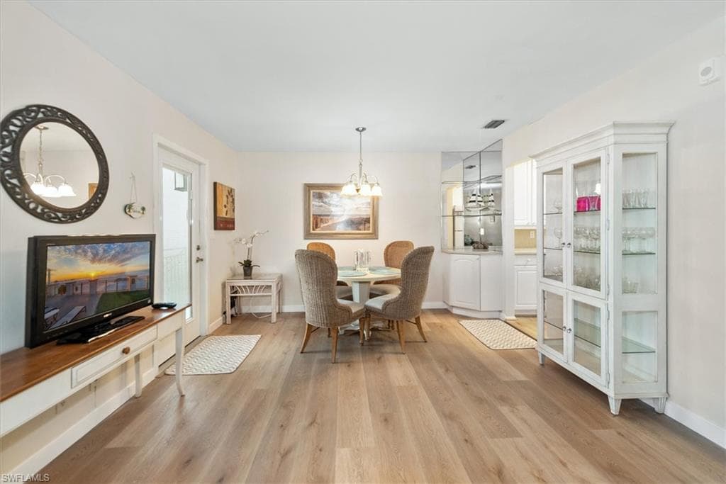 1065 Gulf Shore BLVD N # 205, NAPLES FL 34102-1