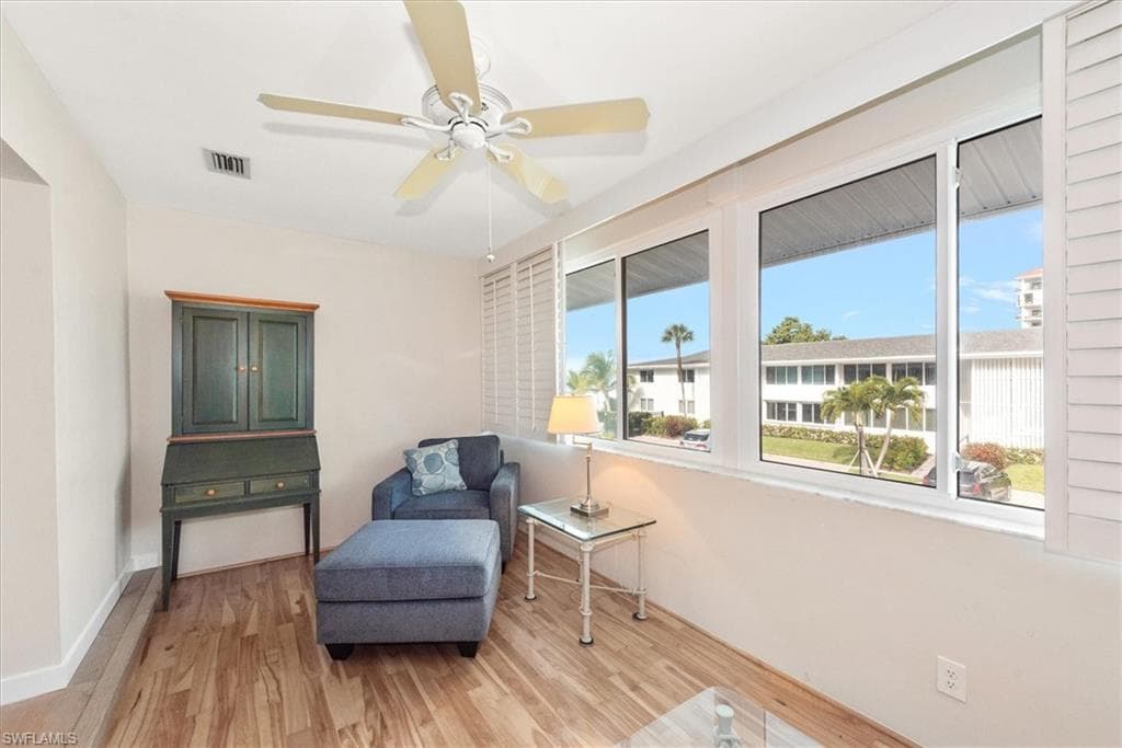 1065 Gulf Shore BLVD N # 205, NAPLES FL 34102-19