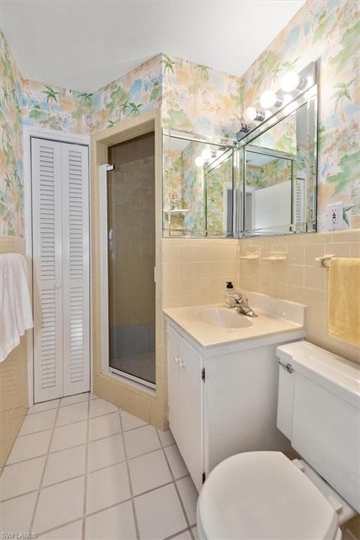 1065 Gulf Shore BLVD N # 205, NAPLES FL 34102-23
