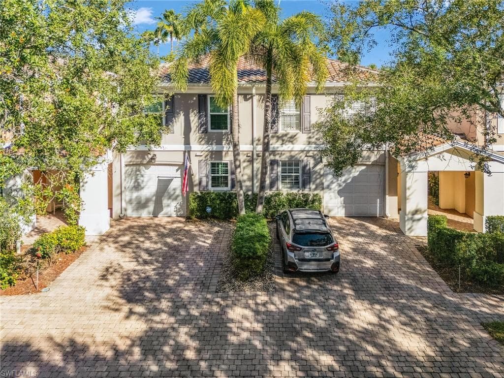 5733 Cove CIR, NAPLES FL 34119-1