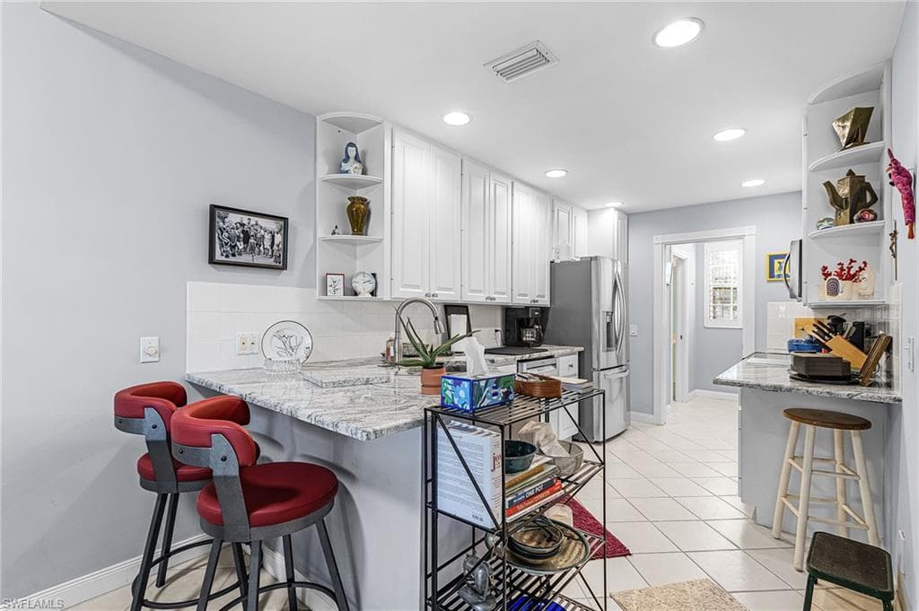 5733 Cove CIR, NAPLES FL 34119-6