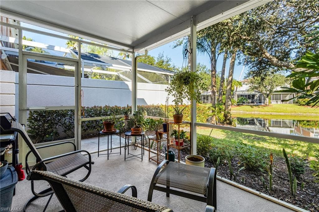 5733 Cove CIR, NAPLES FL 34119-23