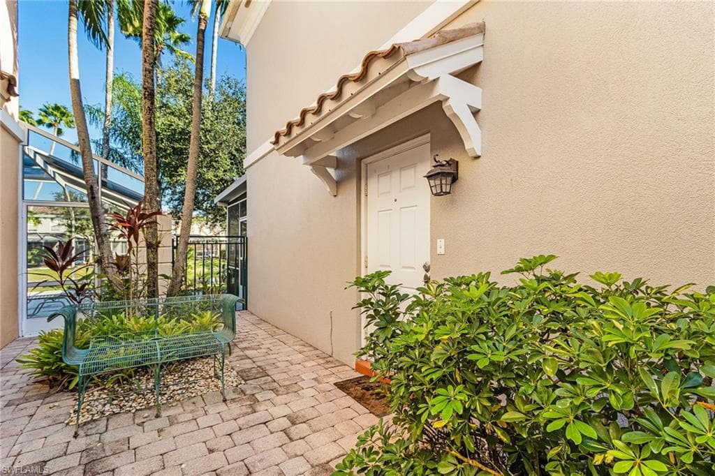 5733 Cove CIR, NAPLES FL 34119-3