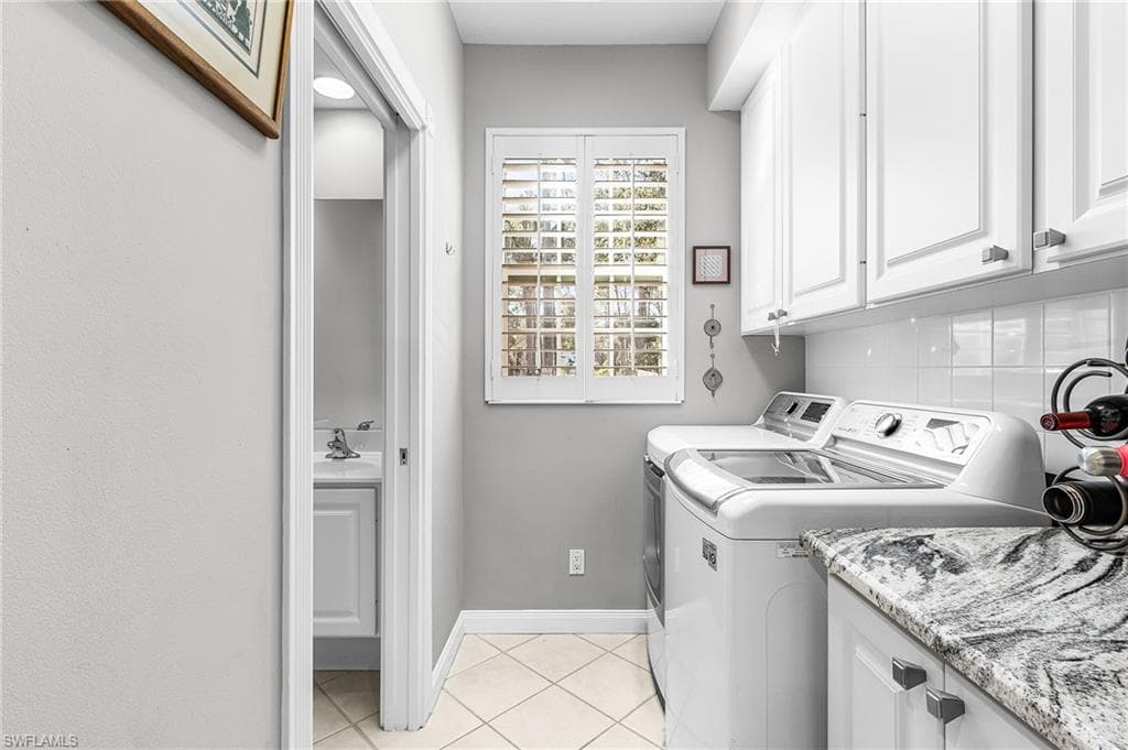 5733 Cove CIR, NAPLES FL 34119-7