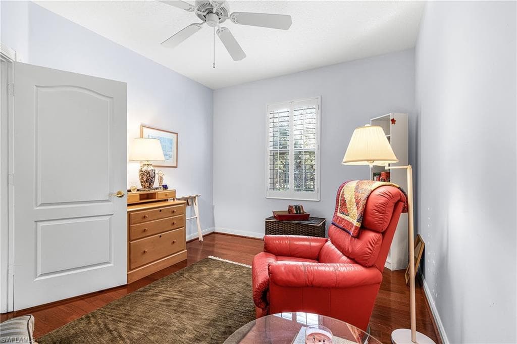 5733 Cove CIR, NAPLES FL 34119-20