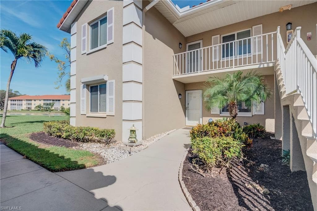 5869 Cobblestone LN # E101, NAPLES FL 34112-1