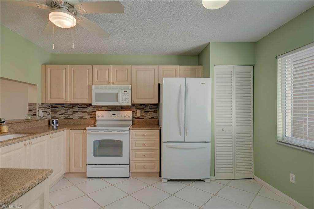 5869 Cobblestone LN # E101, NAPLES FL 34112-4