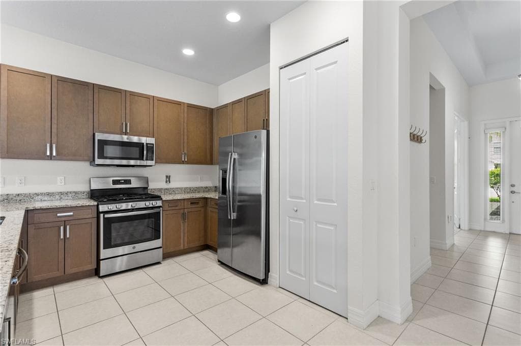 4486 CRIMSON AVE, NAPLES FL 34119-5