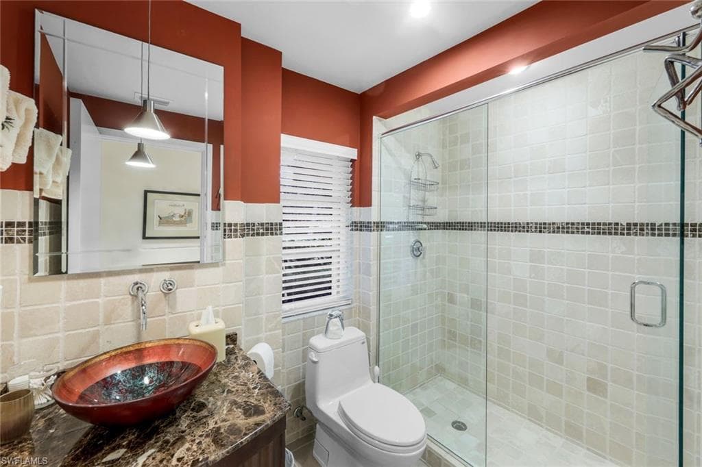 13024 Valewood DR, NAPLES FL 34119-18