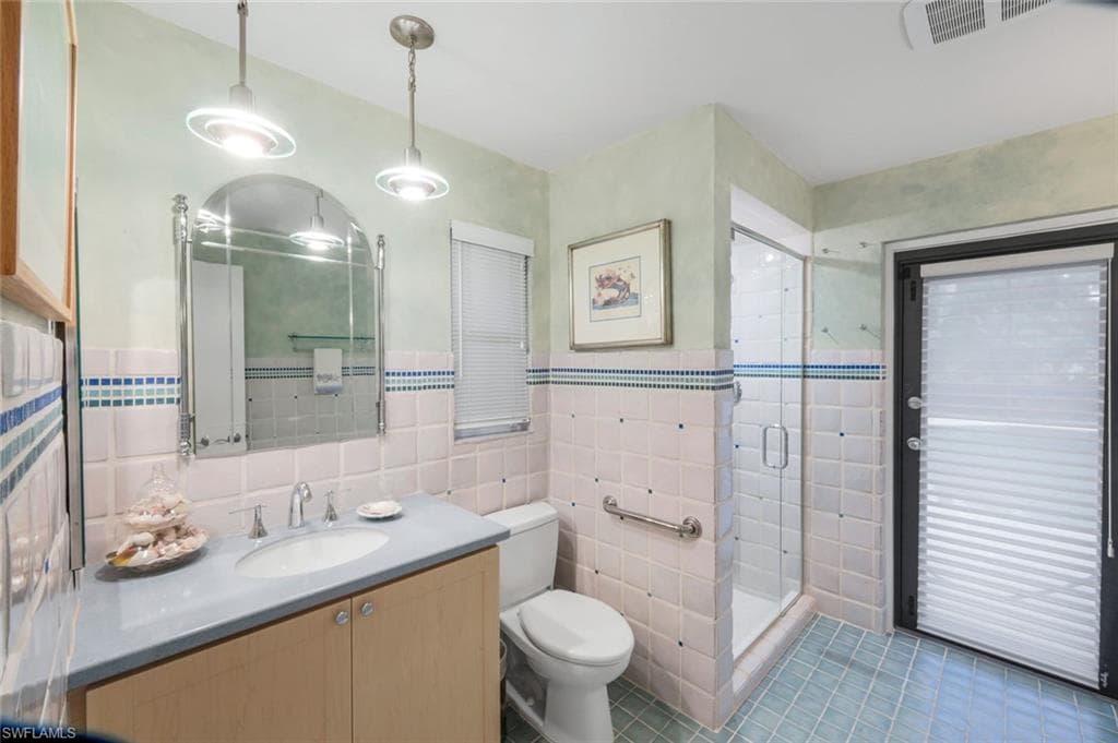 13024 Valewood DR, NAPLES FL 34119-20