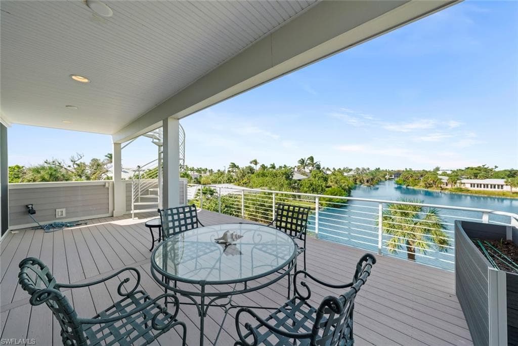 4383 Gulf Pines DR, SANIBEL FL 33957-38