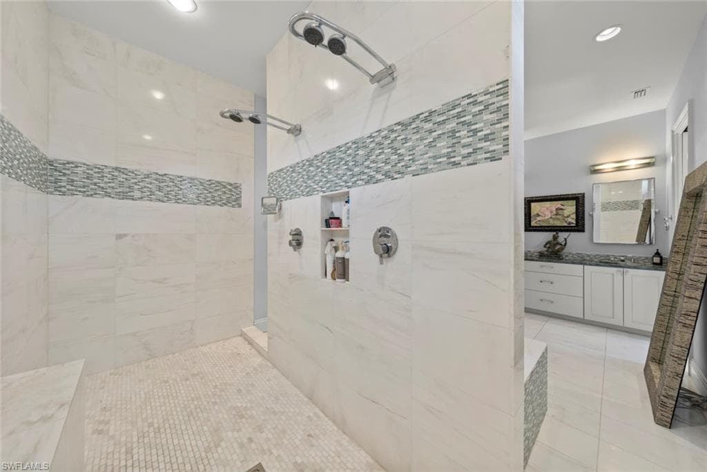 4383 Gulf Pines DR, SANIBEL FL 33957-24