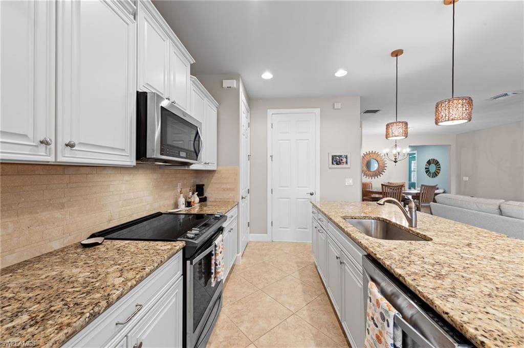 13546 San Georgio DR, ESTERO FL 33928-12