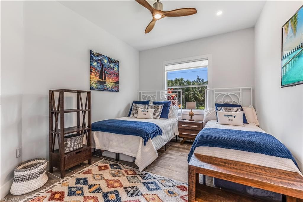 1245 Imperial DR, NAPLES FL 34110-12