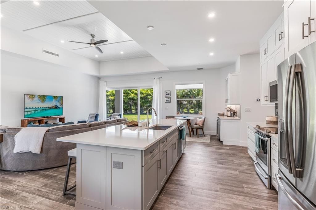 1245 Imperial DR, NAPLES FL 34110-7