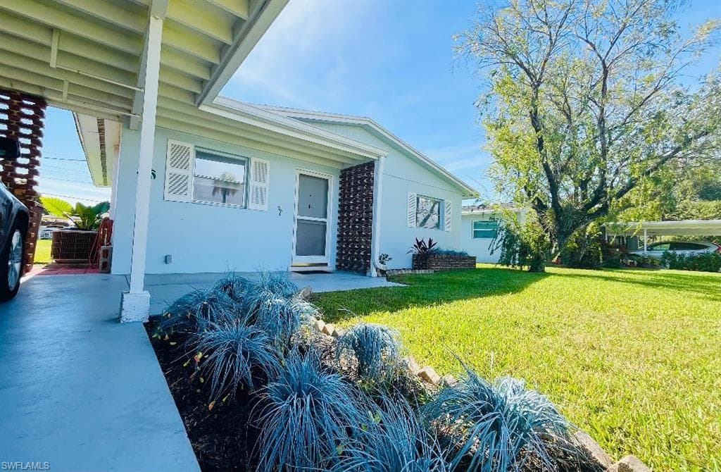 2210 Croton CT, LEHIGH ACRES FL 33936-2