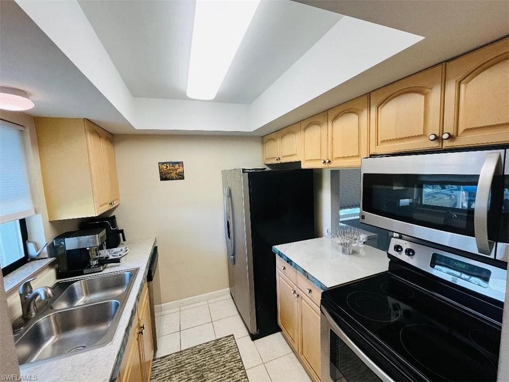 2210 Croton CT, LEHIGH ACRES FL 33936-3