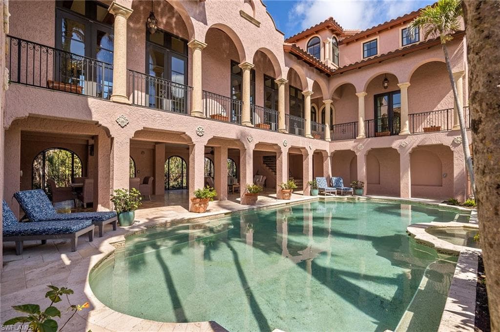 4972 Joewood DR, SANIBEL FL 33957-39