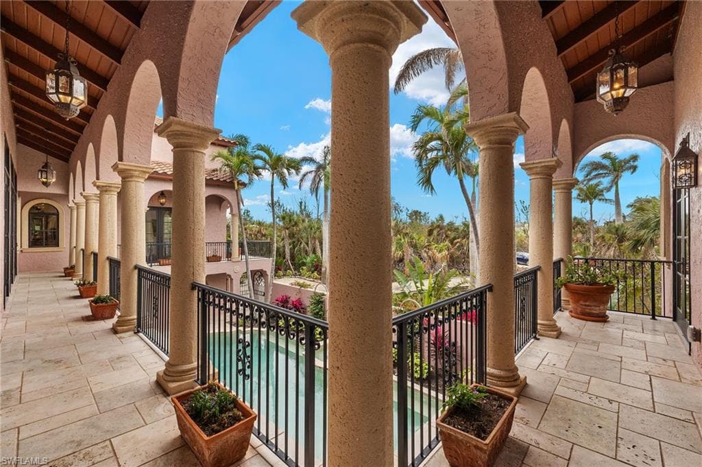 4972 Joewood DR, SANIBEL FL 33957-38