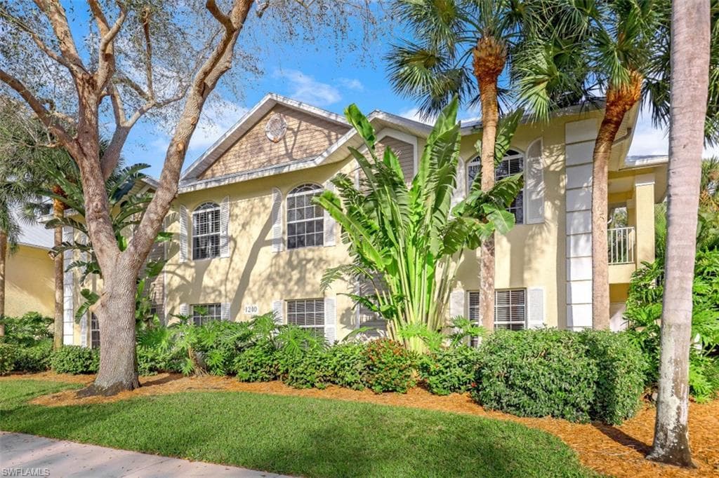 1240 Shady Rest LN # 102, NAPLES FL 34103-22